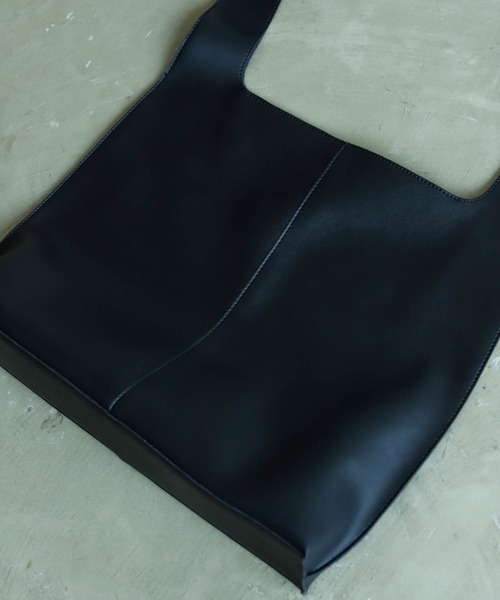 VACANCY（ヴァカンシー）の「ポーチ付きショッパーバッグ（トートバッグ・レディース・ブラック/グレイッシュベージュ・FREE）」の15枚目の写真