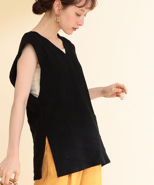 Ray BEAMS(レイビームス)の「Ray BEAMS / ヘリンボーン サイド スリット Vネック カットソー(Tシャツ/カットソー・レディース・オフホワイト/ブラック/ミント・ONE SIZE)」の2枚目の写真