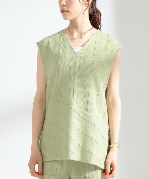 Ray BEAMS(レイビームス)の「Ray BEAMS / ヘリンボーン サイド スリット Vネック カットソー(Tシャツ/カットソー・レディース・オフホワイト/ブラック/ミント・ONE SIZE)」の16枚目の写真