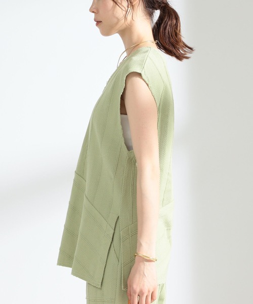 Ray BEAMS(レイビームス)の「Ray BEAMS / ヘリンボーン サイド スリット Vネック カットソー(Tシャツ/カットソー・レディース・オフホワイト/ブラック/ミント・ONE SIZE)」の7枚目の写真