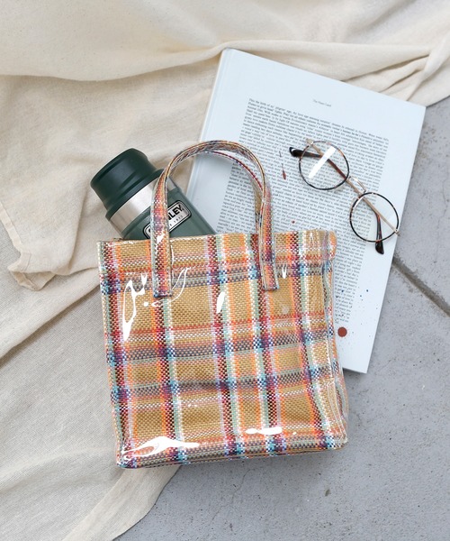 ACCOMMODE（アコモデ）の「ガーデンチェックバッグ（ショルダーバッグ・レディース・グリーン/ベージュ/ブラック・FREE）」の2枚目の写真