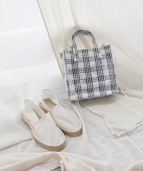 ACCOMMODE（アコモデ）の「ガーデンチェックバッグ（ショルダーバッグ・レディース・グリーン/ベージュ/ブラック・FREE）」の13枚目の写真