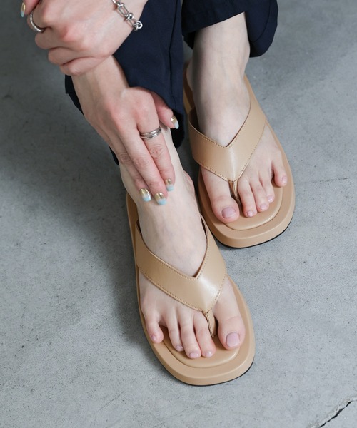 セール】スクエアトゥフェイクレザービーチサンダル（サンダル