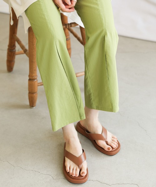 select MOCA(セレクトモカ)の「スクエアトゥフェイクレザービーチサンダル(サンダル・レディース・ブラック/ブラウン/ライトベージュ/ベージュ・SMALL/MEDIUM/LARGE)」の9枚目の写真