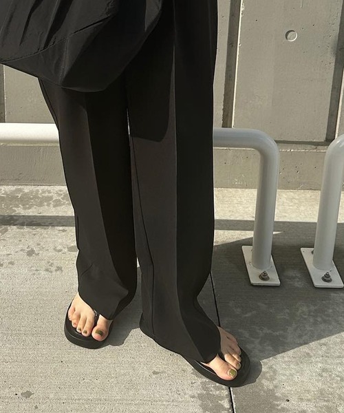 select MOCA(セレクトモカ)の「スクエアトゥフェイクレザービーチサンダル(サンダル・レディース・ブラック/ブラウン/ライトベージュ/ベージュ・SMALL/MEDIUM/LARGE)」の13枚目の写真