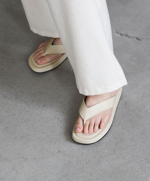 select MOCA(セレクトモカ)の「スクエアトゥフェイクレザービーチサンダル(サンダル・レディース・ブラック/ブラウン/ライトベージュ/ベージュ・SMALL/MEDIUM/LARGE)」の22枚目の写真