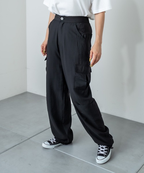 RASVOA(ラスボア)の「シアーメニーポケットパンツ(カーゴパンツ・レディース・オフホワイト/ブラック・FREE)」の3枚目の写真