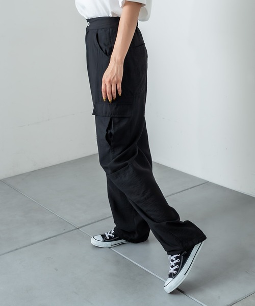 RASVOA(ラスボア)の「シアーメニーポケットパンツ(カーゴパンツ・レディース・オフホワイト/ブラック・FREE)」の5枚目の写真