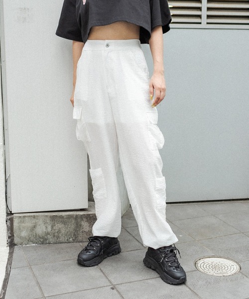 RASVOA(ラスボア)の「シアーメニーポケットパンツ(カーゴパンツ・レディース・オフホワイト/ブラック・FREE)」の11枚目の写真