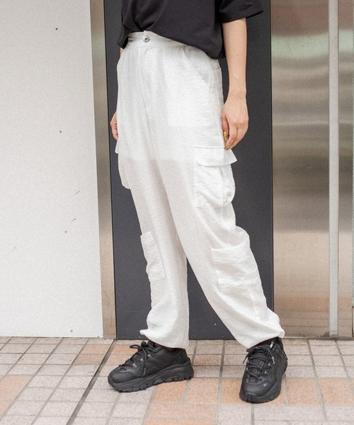 RASVOA(ラスボア)の「シアーメニーポケットパンツ(カーゴパンツ・レディース・オフホワイト/ブラック・FREE)」の14枚目の写真