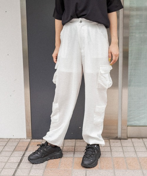 RASVOA(ラスボア)の「シアーメニーポケットパンツ(カーゴパンツ・レディース・オフホワイト/ブラック・FREE)」の15枚目の写真