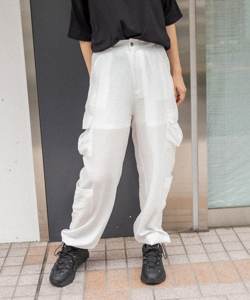 RASVOA(ラスボア)の「シアーメニーポケットパンツ(カーゴパンツ・レディース・オフホワイト/ブラック・FREE)」の13枚目の写真