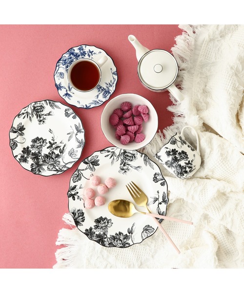 Francfranc(フランフラン)の「クラシックフラワー プレート M ブラック(食器・レディース・ブラック・FREE)」の10枚目の写真