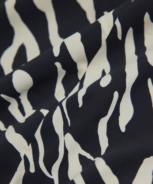 vis-`a-vis（ビサビ）の「【WEB限定】ゼブラ柄ハイウエストフレアースカート（スカート・レディース・ブラック系その他/ホワイト系その他5・M/S）」の8枚目の写真