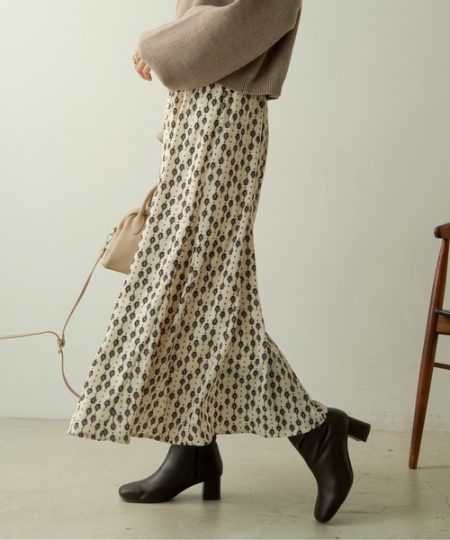 ANGIE(アンジー)の「スクエアトゥロングブーツ(ブーツ・レディース・ブラック/ダークブラウン・SMALL/MEDIUM/LARGE/X-LARGE)」の10枚目の写真