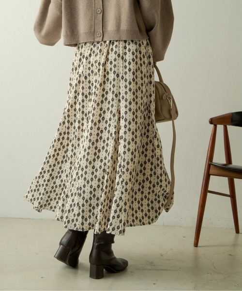 ANGIE(アンジー)の「スクエアトゥロングブーツ(ブーツ・レディース・ブラック/ダークブラウン・SMALL/MEDIUM/LARGE/X-LARGE)」の6枚目の写真