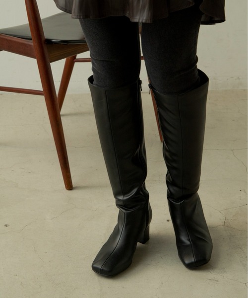 ANGIE(アンジー)の「スクエアトゥロングブーツ(ブーツ・レディース・ブラック/ダークブラウン・SMALL/MEDIUM/LARGE/X-LARGE)」の17枚目の写真