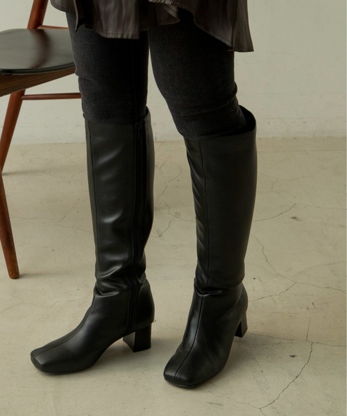ANGIE(アンジー)の「スクエアトゥロングブーツ(ブーツ・レディース・ブラック/ダークブラウン・SMALL/MEDIUM/LARGE/X-LARGE)」の18枚目の写真