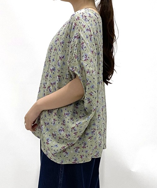 AS KNOW AS de base(アズノゥアズドゥバズ)の「ドビーフラワープルオーバー(シャツ/ブラウス・レディース・ブラック/ベージュ/ライトグリーン・FREE)」の5枚目の写真