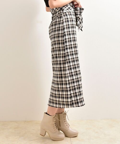 MAJESTIC LEGON（マジェスティックレゴン）の「ハイウエストIラインスカート（スカート・レディース・ブラウン系その他2/ブラック系その他/ブラック・SMALL/MEDIUM）」の7枚目の写真