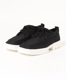 CHARLES & KEITH | リサイクルポリエステル ロートップスニーカー / Recycled Polyester Low-Top Sneakers(スニーカー)
