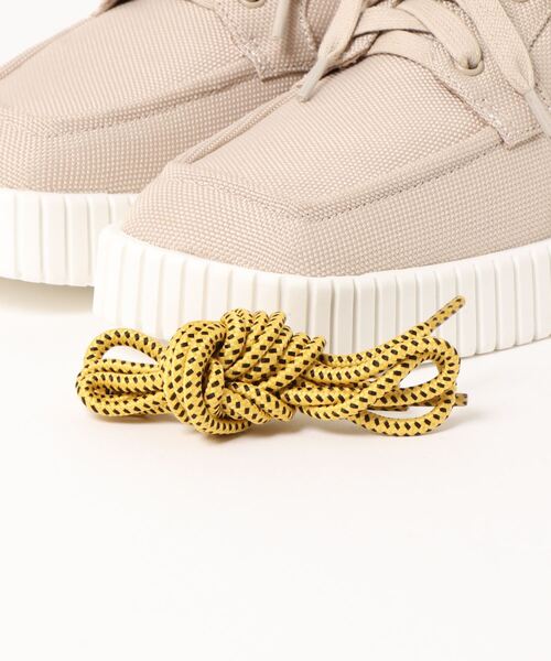 CHARLES & KEITH(チャールズ & キース)の「リサイクルポリエステル ロートップスニーカー / Recycled Polyester Low-Top Sneakers(スニーカー・レディース・ブラック/ベージュ・22.5cm/23.5cm/25.5cm/24.5cm/25cm/23cm)」の6枚目の写真