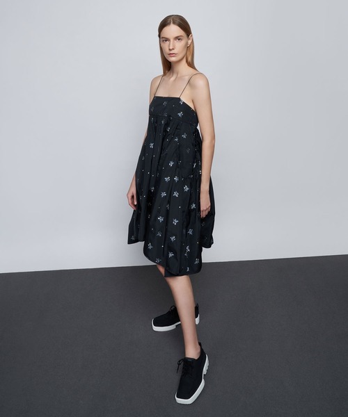 CHARLES & KEITH(チャールズ & キース)の「リサイクルポリエステル ロートップスニーカー / Recycled Polyester Low-Top Sneakers(スニーカー・レディース・ブラック/ベージュ・22.5cm/23.5cm/25.5cm/24.5cm/25cm/23cm)」の19枚目の写真