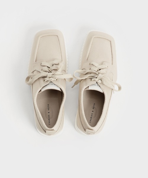 CHARLES & KEITH(チャールズ & キース)の「リサイクルポリエステル ロートップスニーカー / Recycled Polyester Low-Top Sneakers(スニーカー・レディース・ブラック/ベージュ・22.5cm/23.5cm/25.5cm/24.5cm/25cm/23cm)」の8枚目の写真