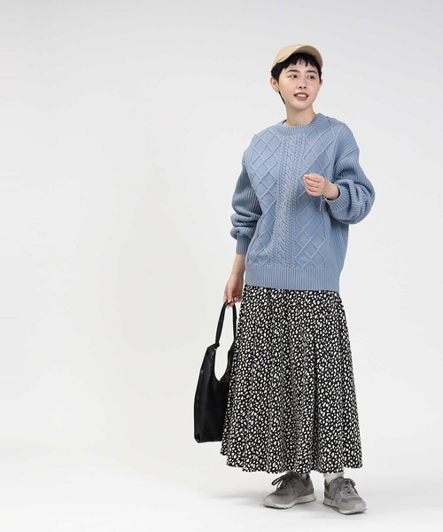 HONEYSUCKLE ROSE（ハニーサックルローズ）の「【HONEYSUCKLE ROSE】洗える軽ふわケーブルニット（ニット/セーター・レディース・ライトグレー/ブルー/ブラウン/ピンク/オフホワイト/ブラック・M/S/L）」の21枚目の写真