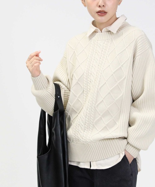 HONEYSUCKLE ROSE（ハニーサックルローズ）の「【HONEYSUCKLE ROSE】洗える軽ふわケーブルニット（ニット/セーター・レディース・ライトグレー/ブルー/ブラウン/ピンク/オフホワイト/ブラック・M/S/L）」の10枚目の写真