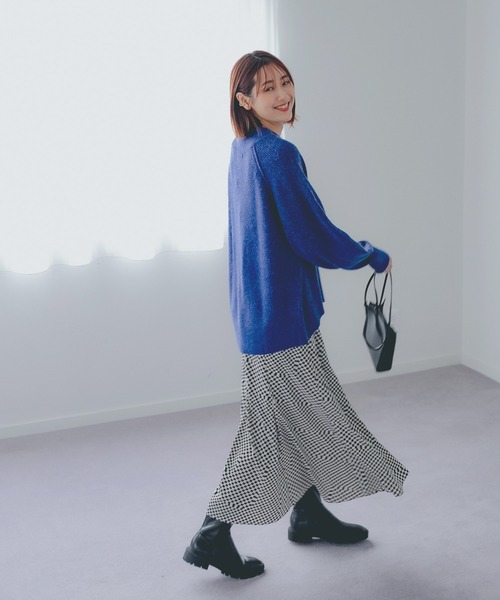 GLOBAL WORK（グローバルワーク）の「ビンテージサテンフレアスカート/257150（スカート・レディース・ブラック/その他/ダークグレー/ブルー系その他6・FREE）」の8枚目の写真