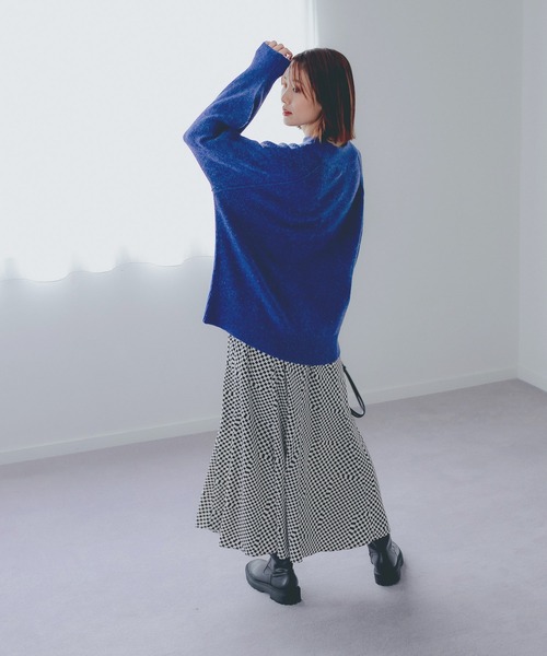 GLOBAL WORK（グローバルワーク）の「ビンテージサテンフレアスカート/257150（スカート・レディース・ブラック/その他/ダークグレー/ブルー系その他6・FREE）」の5枚目の写真