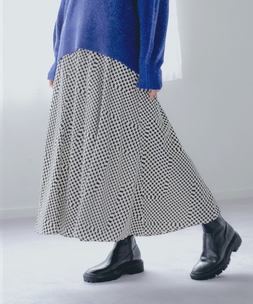 GLOBAL WORK（グローバルワーク）の「ビンテージサテンフレアスカート/257150（スカート・レディース・ブラック/その他/ダークグレー/ブルー系その他6・FREE）」の11枚目の写真