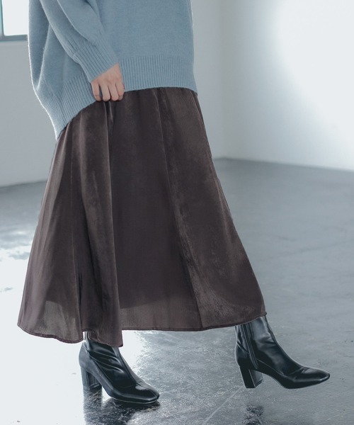 GLOBAL WORK（グローバルワーク）の「ビンテージサテンフレアスカート/257150（スカート・レディース・ブラック/その他/ダークグレー/ブルー系その他6・FREE）」の22枚目の写真