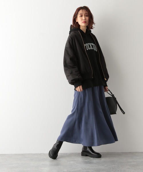 GLOBAL WORK（グローバルワーク）の「ビンテージサテンフレアスカート/257150（スカート・レディース・ブラック/その他/ダークグレー/ブルー系その他6・FREE）」の15枚目の写真