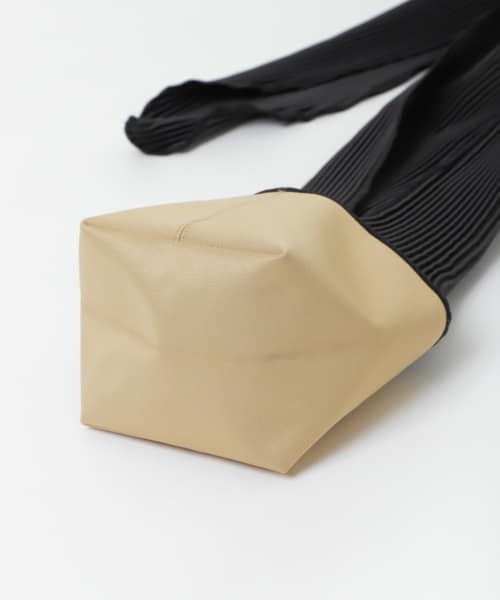kotohayokozawa（コトハヨコザワ）の「kotohayokozawa pleats mini bag  
