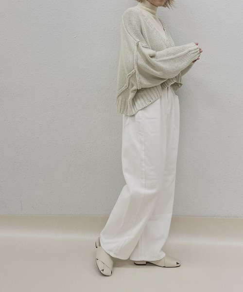 kivi(キヴィ)の「ダメージショートVカラーニット(ニット/セーター・レディース・ブラック/オフホワイト/ピンク/ブルー/グリーン・FREE)」の7枚目の写真