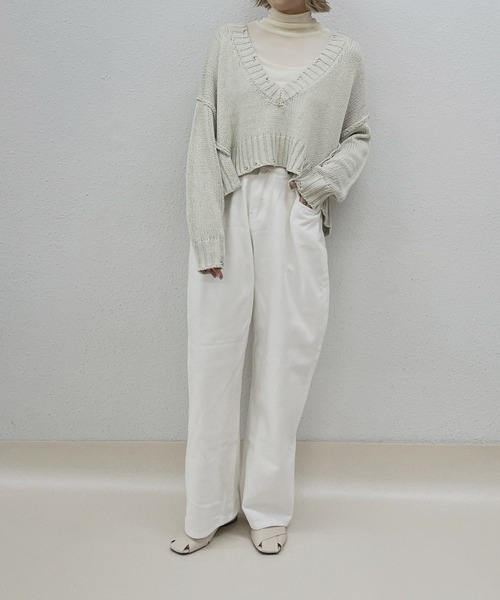 kivi(キヴィ)の「ダメージショートVカラーニット(ニット/セーター・レディース・ブラック/オフホワイト/ピンク/ブルー/グリーン・FREE)」の9枚目の写真