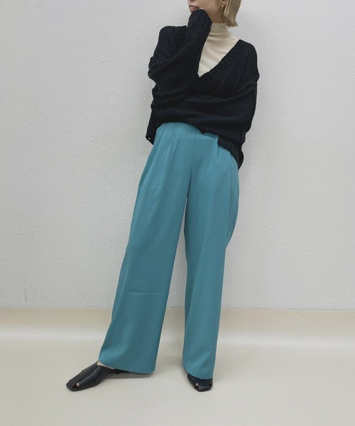 kivi(キヴィ)の「ダメージショートVカラーニット(ニット/セーター・レディース・ブラック/オフホワイト/ピンク/ブルー/グリーン・FREE)」の19枚目の写真