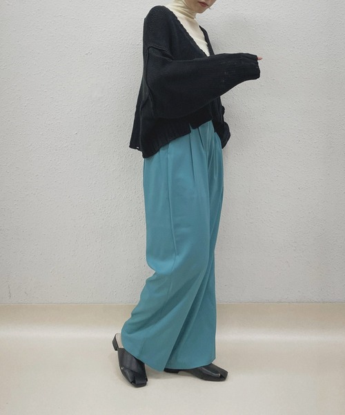 kivi(キヴィ)の「ダメージショートVカラーニット(ニット/セーター・レディース・ブラック/オフホワイト/ピンク/ブルー/グリーン・FREE)」の20枚目の写真