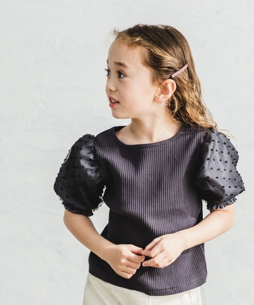 pairmanon（ペアマノン）の「【プレミアムリブコットン100%】ドットシアードッキングパワーショルダー半袖ブラウス（Tシャツ/カットソー・キッズ・ブラック/アイボリー/ラベンダー/グレイッシュベージュ・110/120/130/150/100/90/140）」の3枚目の写真