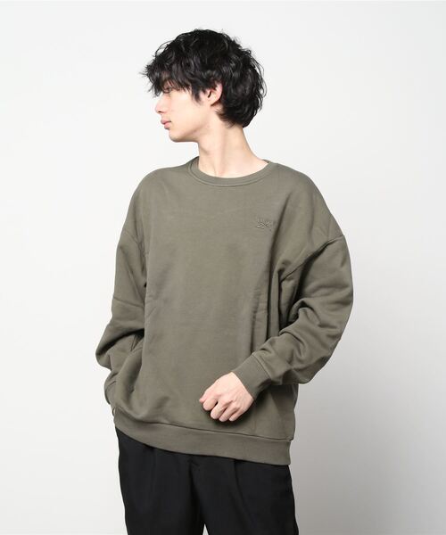 Reebok(リーボック)の「クラシックス ブランドプラウド クルー スウェットシャツ / Classics Brand-Proud Crew Sweatshirt /(スウェット・メンズ・アーミー/ネイビー/ブラック・MEDIUM/SMALL/XXX-LARGE/XX-LARGE/LARGE/X-LARGE/X-SMALL)」の6枚目の写真