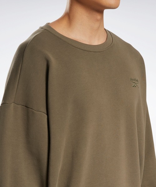 Reebok(リーボック)の「クラシックス ブランドプラウド クルー スウェットシャツ / Classics Brand-Proud Crew Sweatshirt /(スウェット・メンズ・アーミー/ネイビー/ブラック・MEDIUM/SMALL/XXX-LARGE/XX-LARGE/LARGE/X-LARGE/X-SMALL)」の17枚目の写真