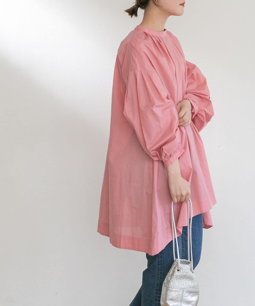 UR Lab.（アーバンリサーチラボ）の「テントラインボリュームブラウス（Tシャツ/カットソー・レディース・カーキ/ピンク/ベージュ/オフホワイト・FREE）」の4枚目の写真