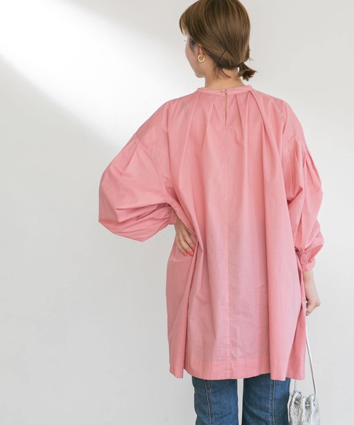 UR Lab.（アーバンリサーチラボ）の「テントラインボリュームブラウス（Tシャツ/カットソー・レディース・カーキ/ピンク/ベージュ/オフホワイト・FREE）」の6枚目の写真