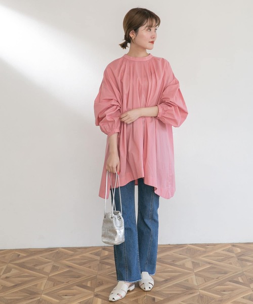 UR Lab.（アーバンリサーチラボ）の「テントラインボリュームブラウス（Tシャツ/カットソー・レディース・カーキ/ピンク/ベージュ/オフホワイト・FREE）」の8枚目の写真