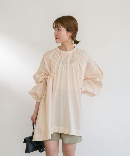 UR Lab.（アーバンリサーチラボ）の「テントラインボリュームブラウス（Tシャツ/カットソー・レディース・カーキ/ピンク/ベージュ/オフホワイト・FREE）」の10枚目の写真