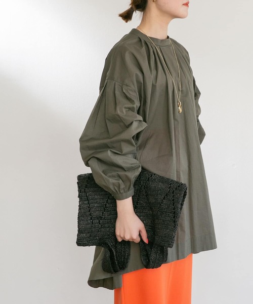 UR Lab.（アーバンリサーチラボ）の「テントラインボリュームブラウス（Tシャツ/カットソー・レディース・カーキ/ピンク/ベージュ/オフホワイト・FREE）」の15枚目の写真