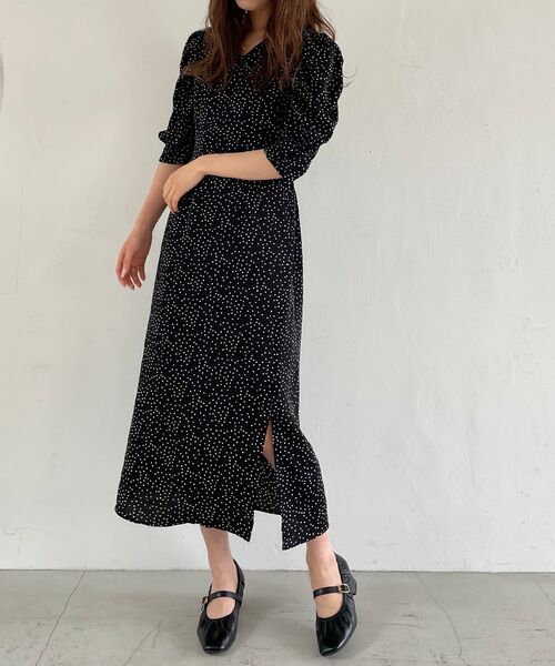 MAJESTIC LEGON（マジェスティックレゴン）の「オトナパターンIラインワンピース（ワンピース・レディース・ブラック系その他/イエロー系その他/ホワイト系その他2/ブルー系その他2・SMALL/MEDIUM）」の12枚目の写真