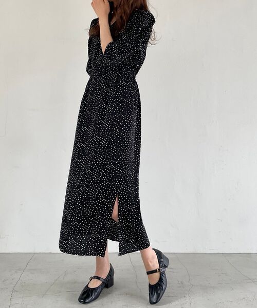 MAJESTIC LEGON（マジェスティックレゴン）の「オトナパターンIラインワンピース（ワンピース・レディース・ブラック系その他/イエロー系その他/ホワイト系その他2/ブルー系その他2・SMALL/MEDIUM）」の13枚目の写真